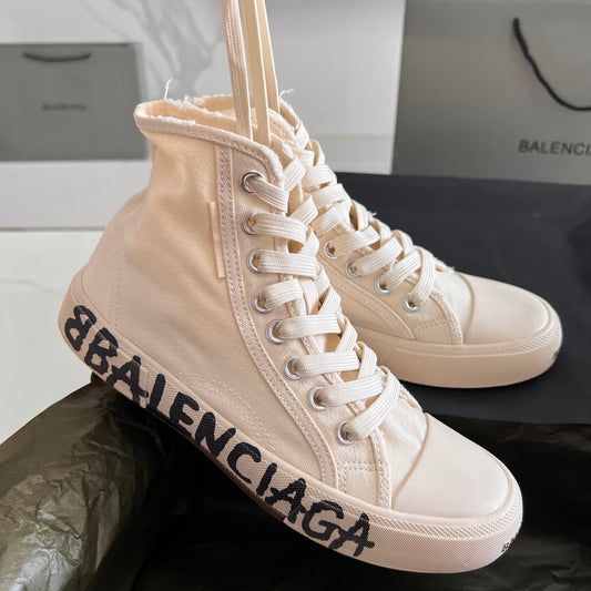 Balenciaga Unisex Beige High-Top Canvas Sneakers with Brand Logo Sole for Elevated Street Luxury