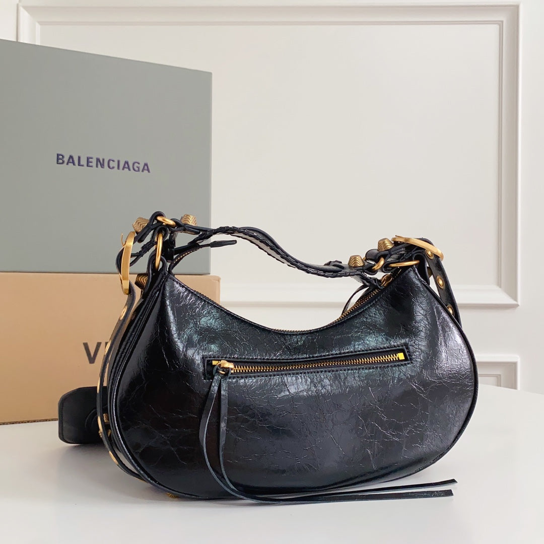Balenciaga Le Cagole Hobo Bag With Gold Hardware And Heart - Shaped Pouch For Edgy Style Style No.3316