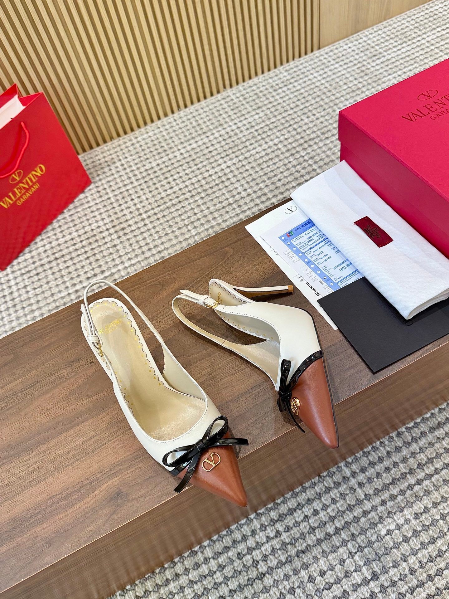 Valentino Women's Pointed Toe Bow High Heels Luxury Patent Leather Pumps
