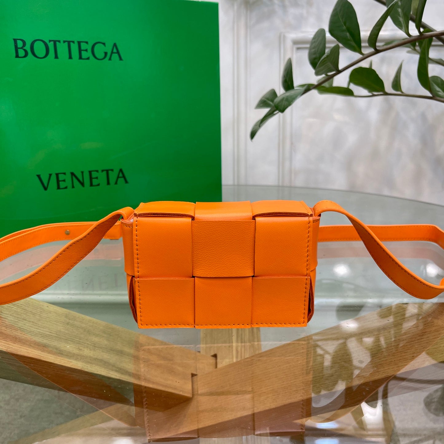 Bottega Veneta Cassette Bag White Leather Green Trim Intrecciato Weave Design Style No.6902