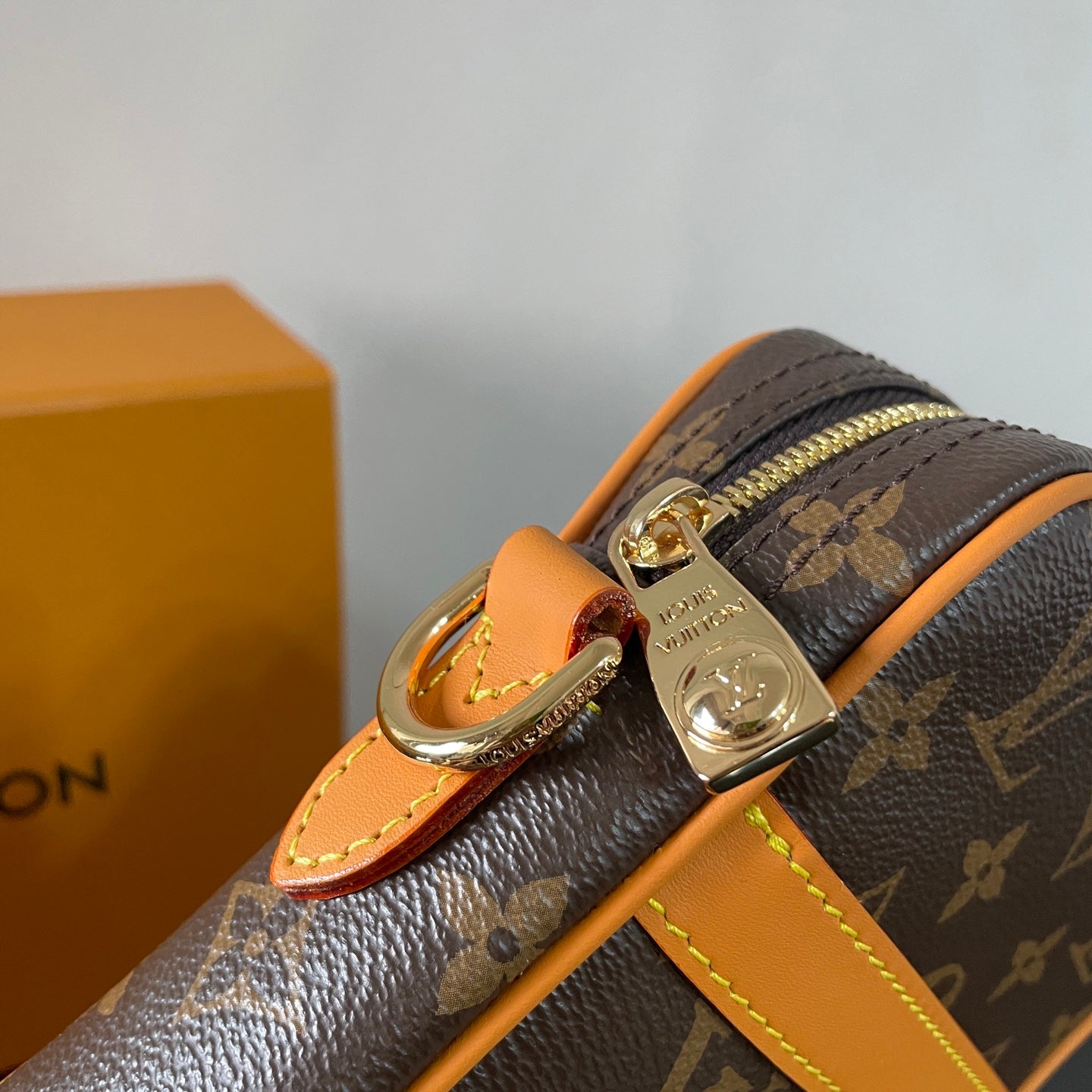 Louis Vuitton Monogram Canvas Crossbody Phone Bag Stylish Compact Accessory for Daily Use