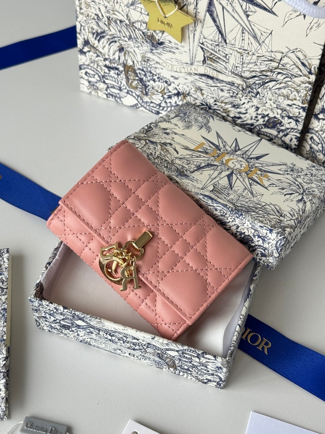 Chic Dior Wallet With Quilted Leather And Gold - Tone Logo Charm S0966ONMJ_M413