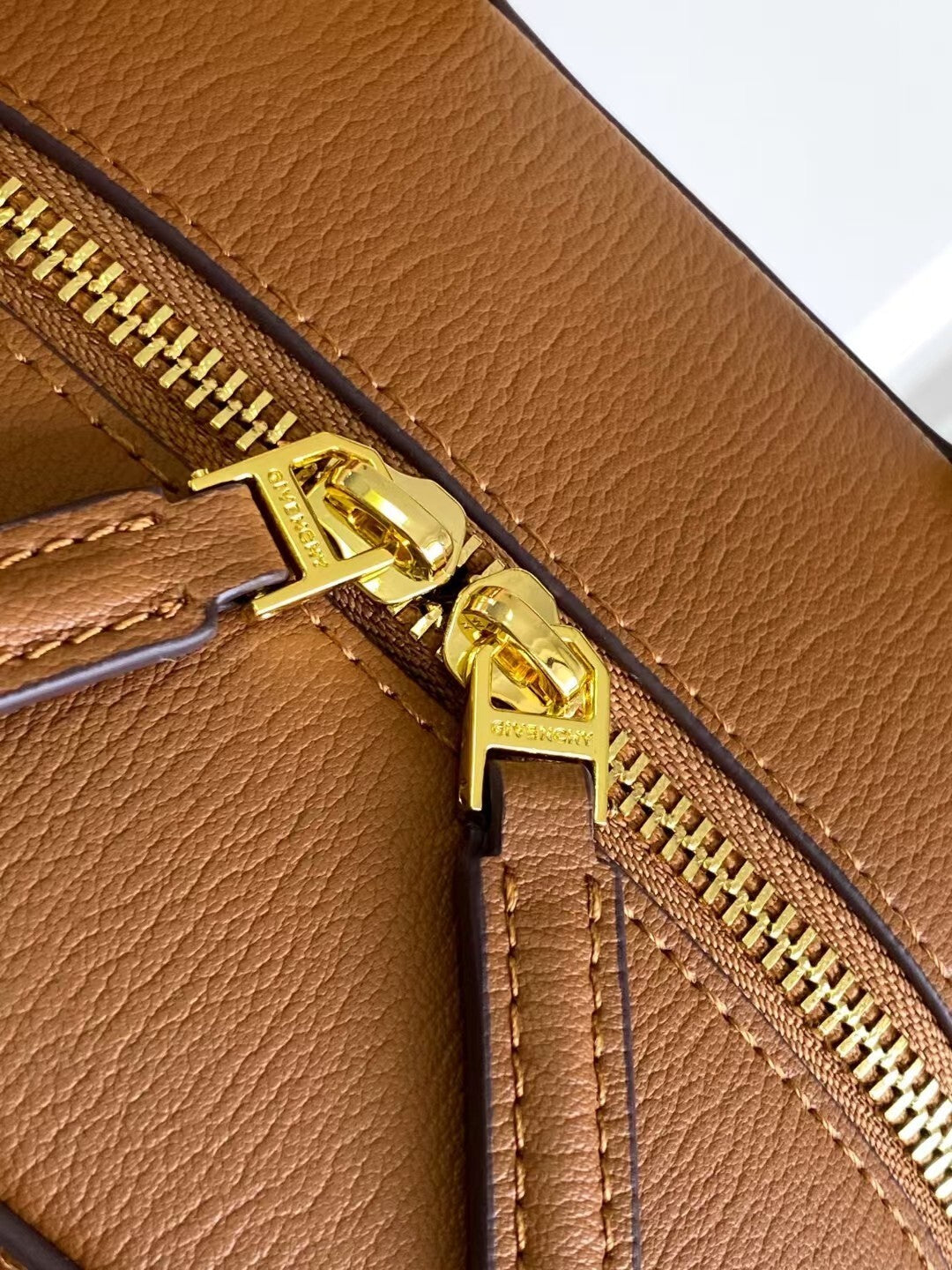 Elegant Givenchy Anyigona Cube Brown Leather Top - Handle Crossbody Bag 1319