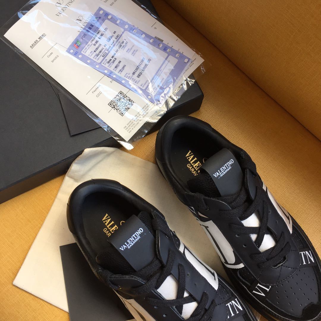 Valentino Unisex Sneakers VLTN Logo Luxury Fashion Sneakers