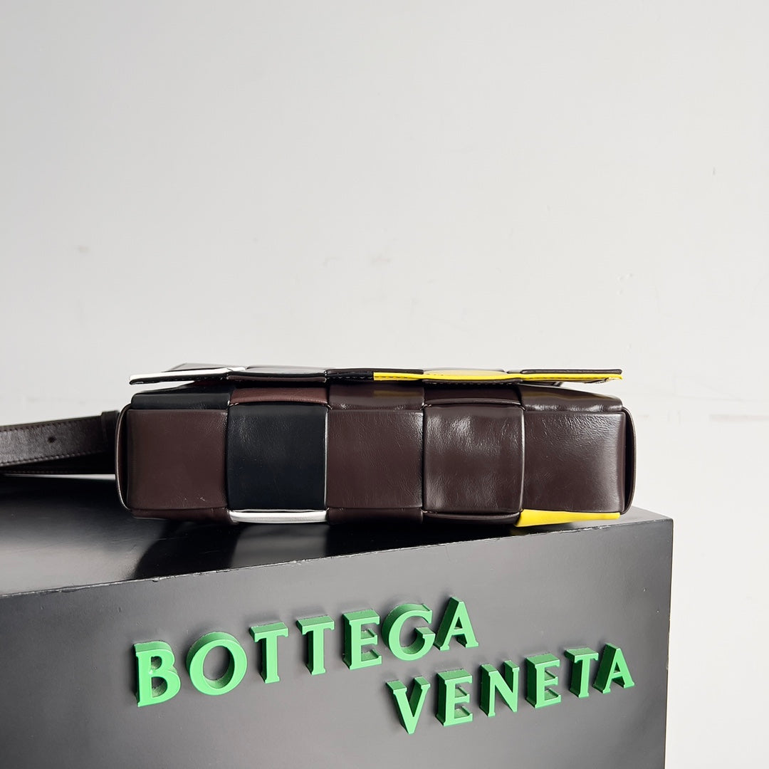Chic Bottega Veneta Color Block Woven Crossbody Bag For Fashion - Forward Looks BV667298