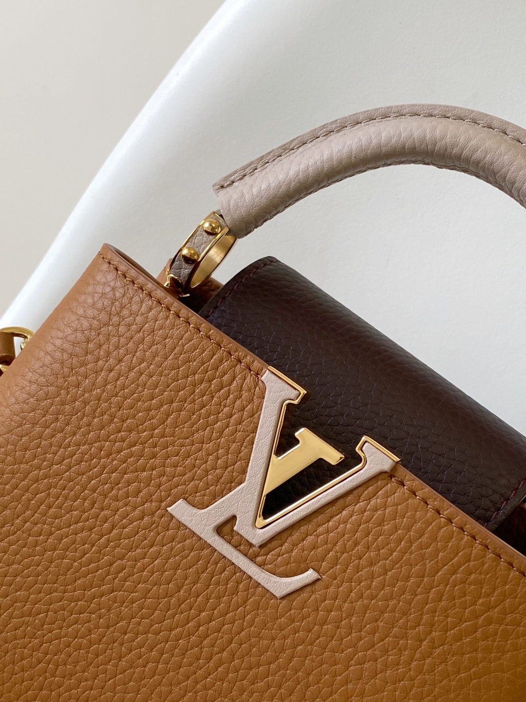 Stylish Louis Vuitton Capucines Bag in Brown Grained Leather for Fashion Enthusiasts 3 colors available