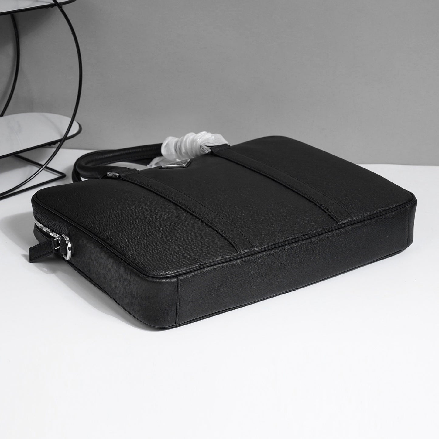 Prada Black Leather Briefcase With Iconic Logo For Professional Style P5183-1