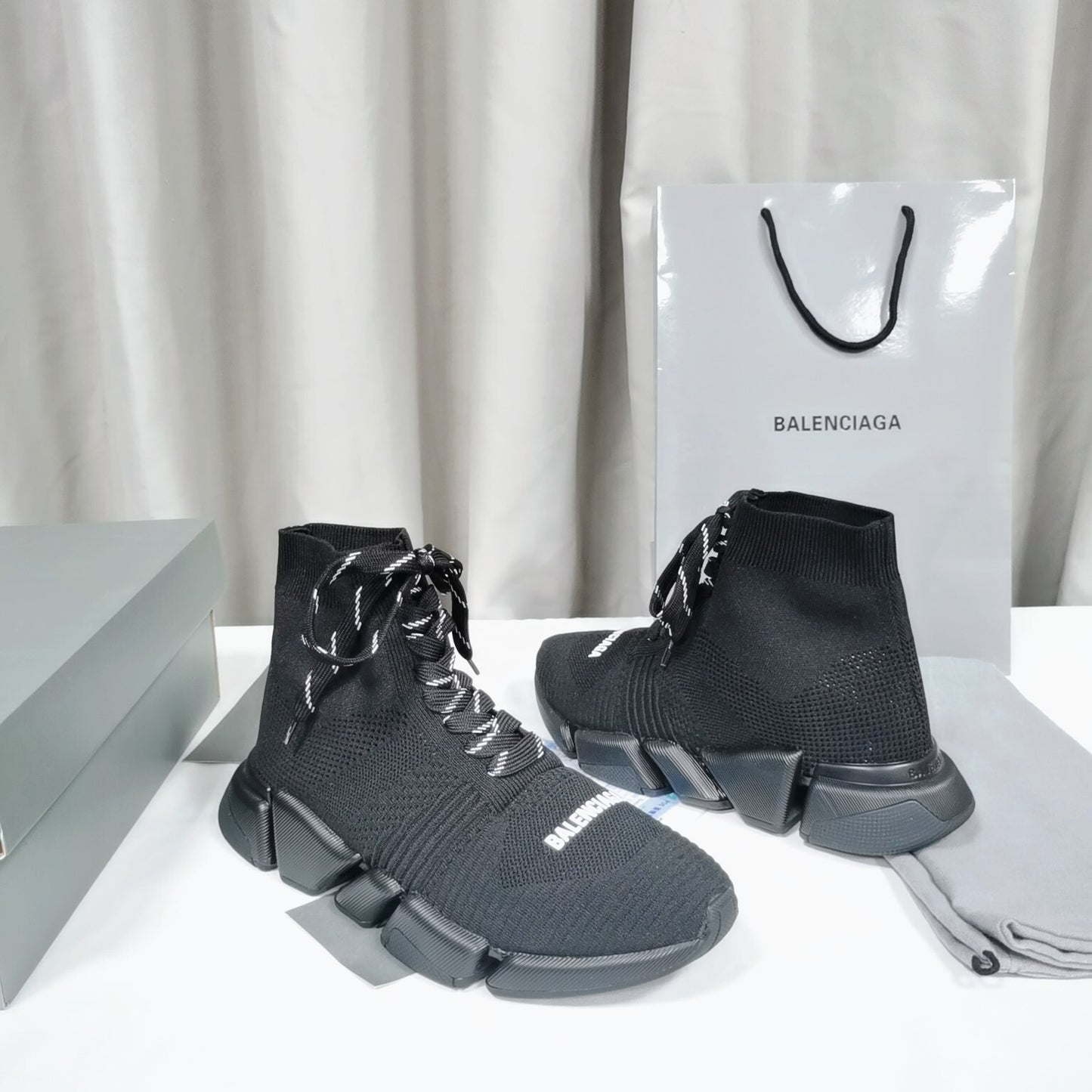 Balenciaga Unisex Black Lace-up Sock Sneakers Trendy Option for Fashion-forward Men and Women
