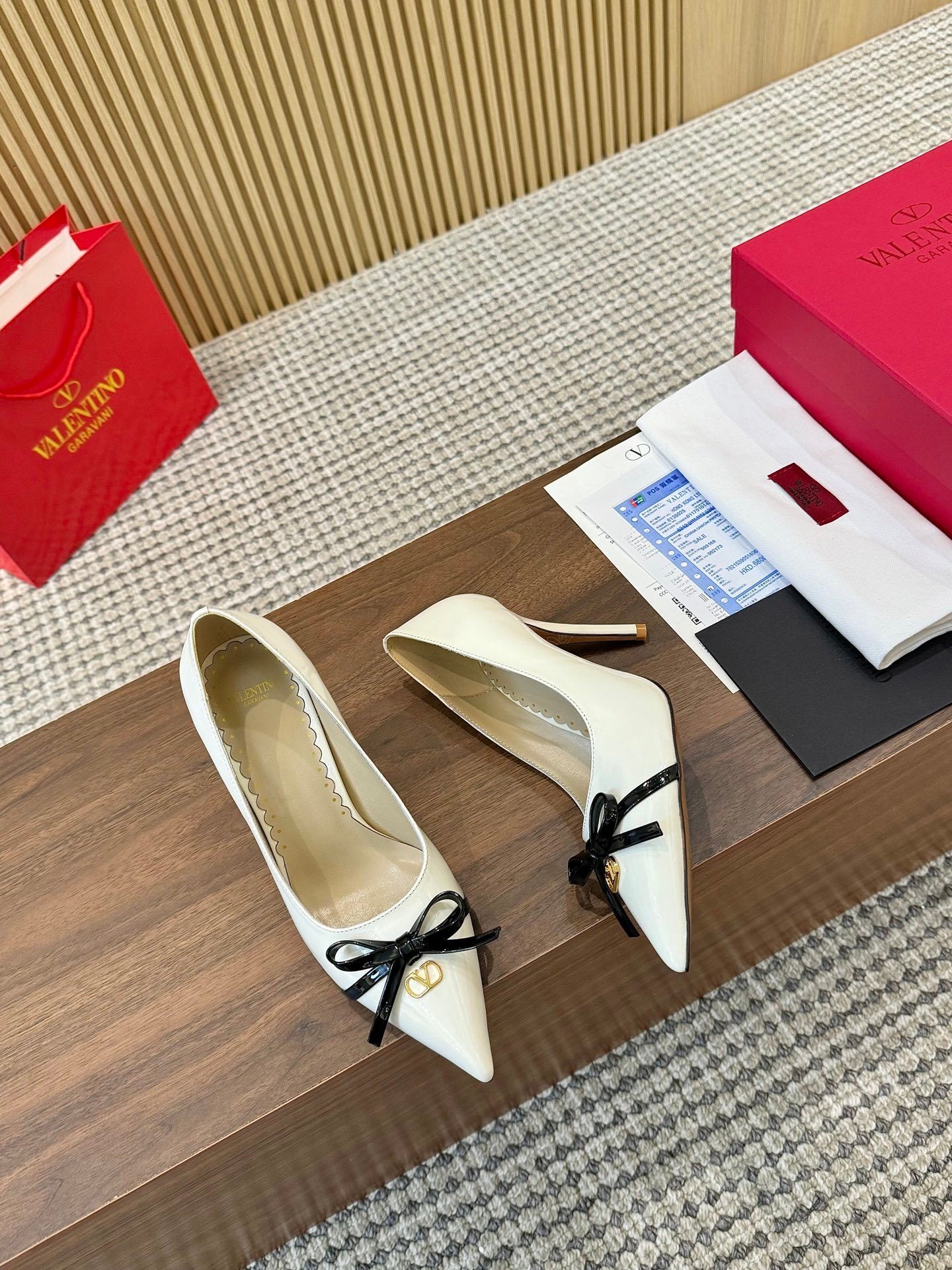 Valentino Women's Pointed Toe Bow High Heels Luxury Patent Leather Pumps
