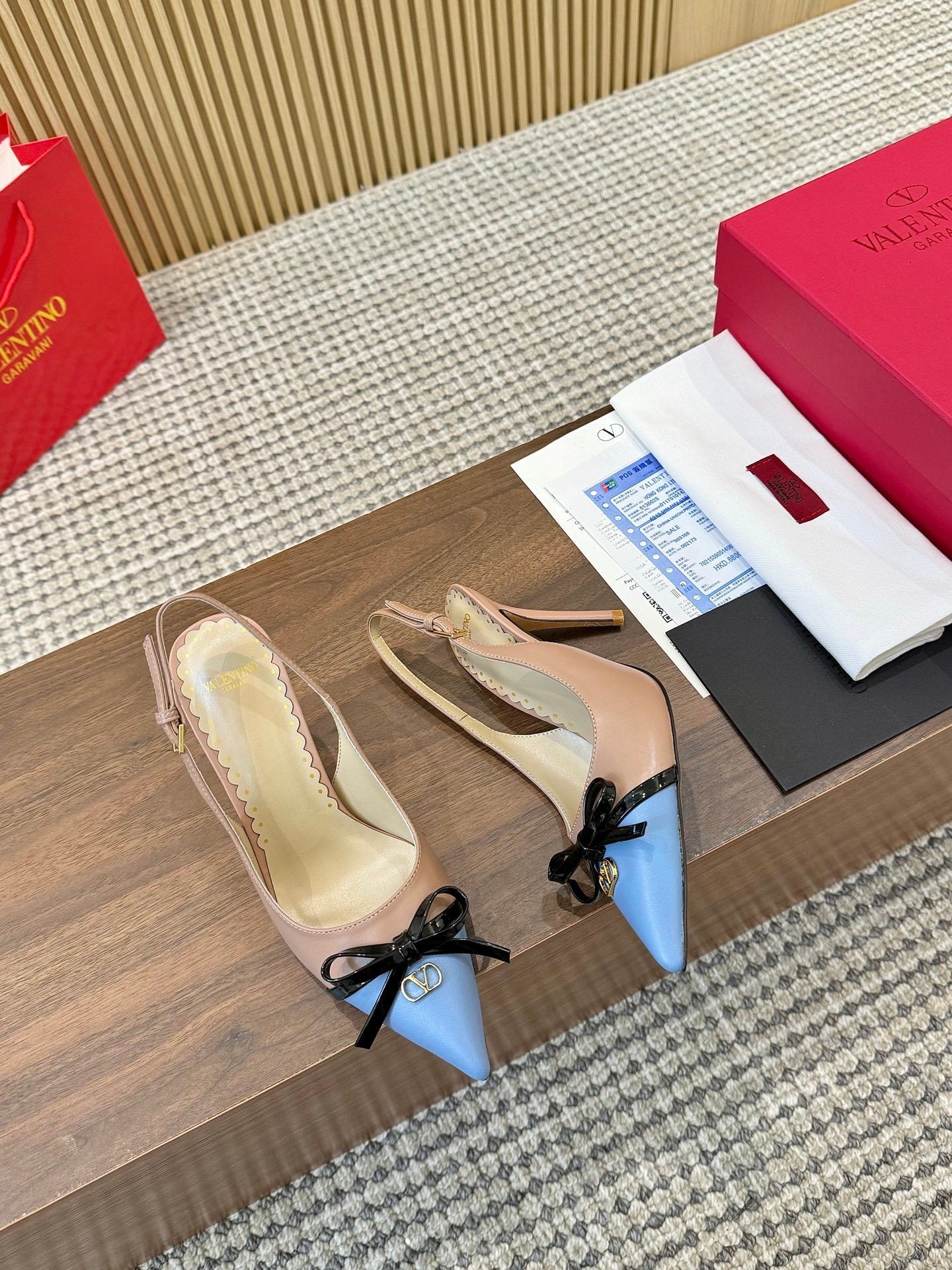 Valentino Women's Pointed Toe Bow High Heels Luxury Patent Leather Pumps