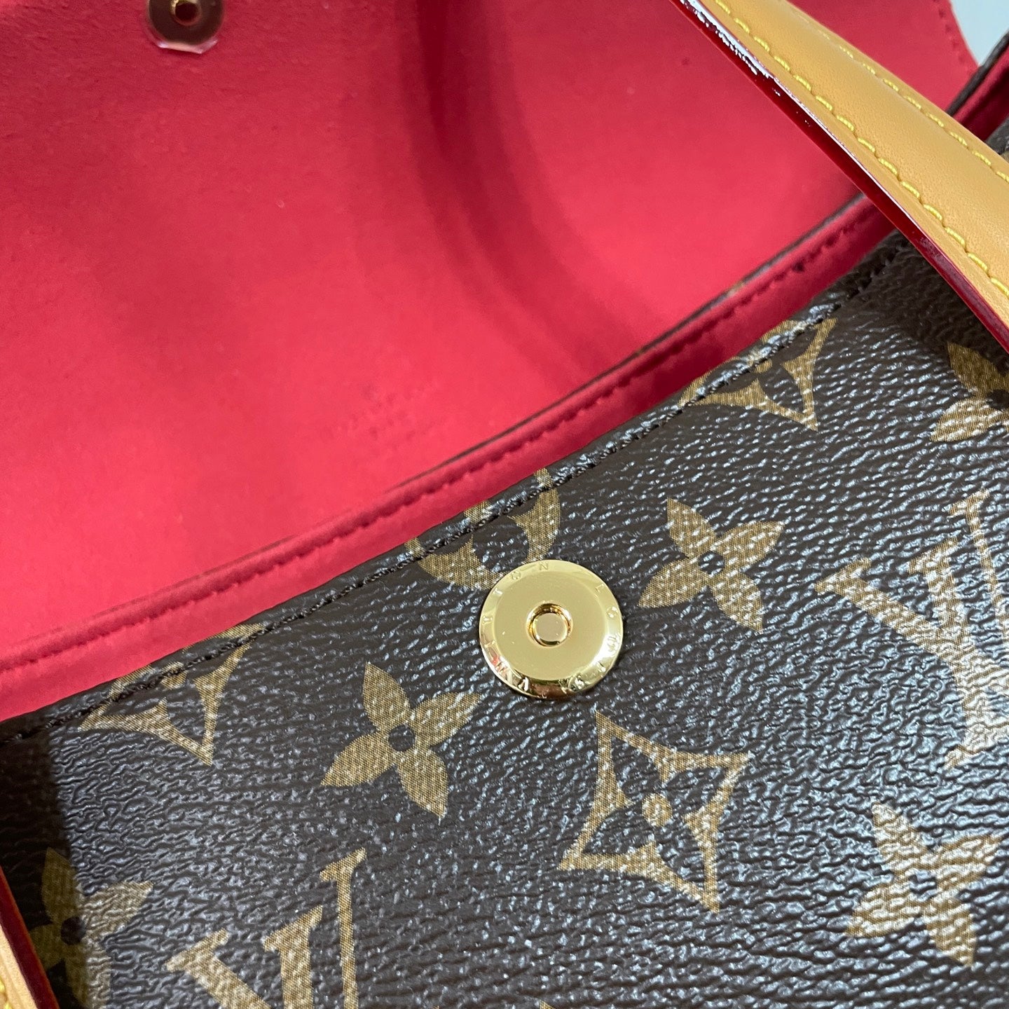 Classic Louis Vuitton Monogram Cylinder Handbag With Leather Handles And Timeless Design