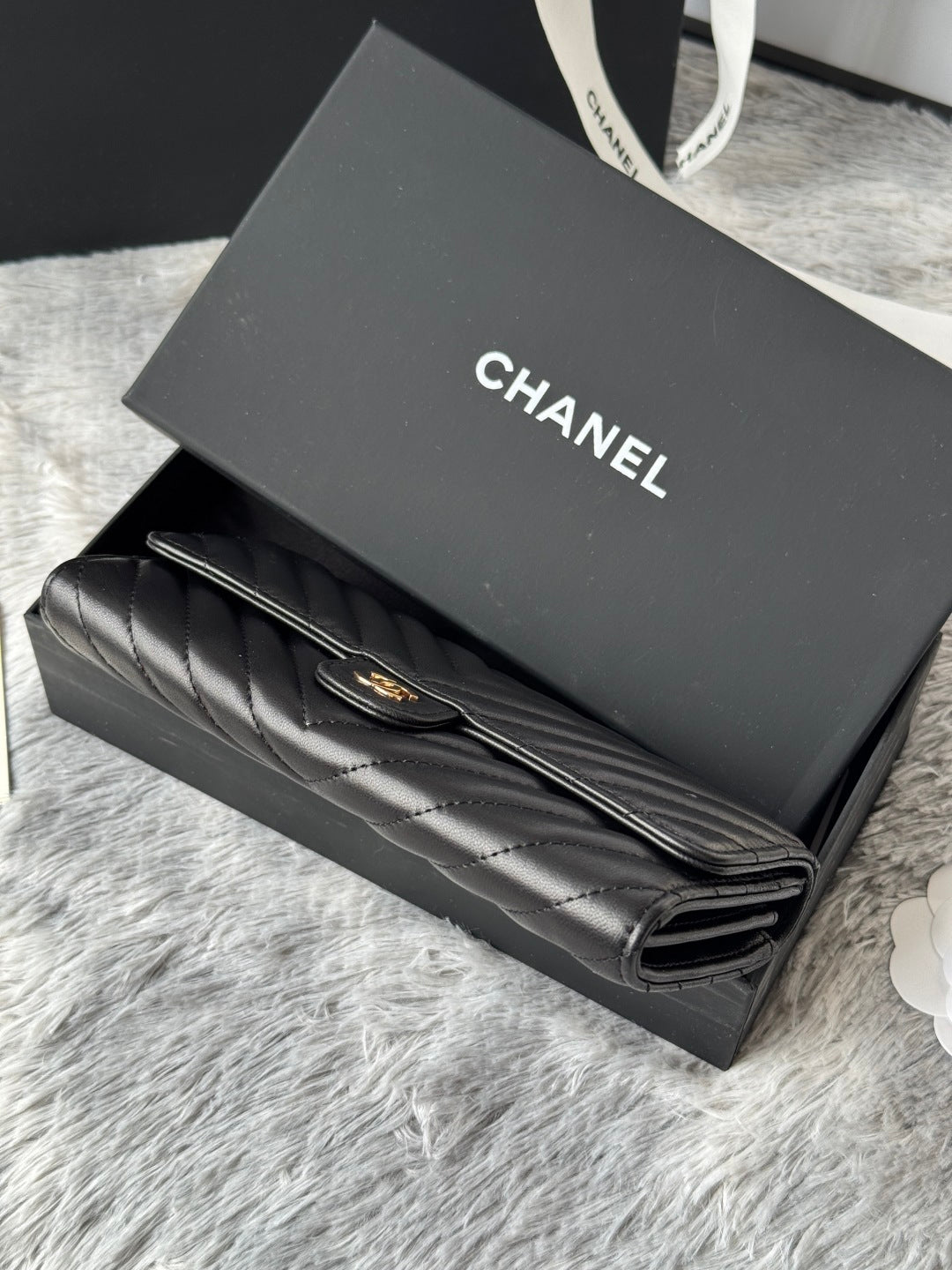 Chanel Black Chevron - Quilted Leather Long Wallet With Gold - Tone CC Logo 80758