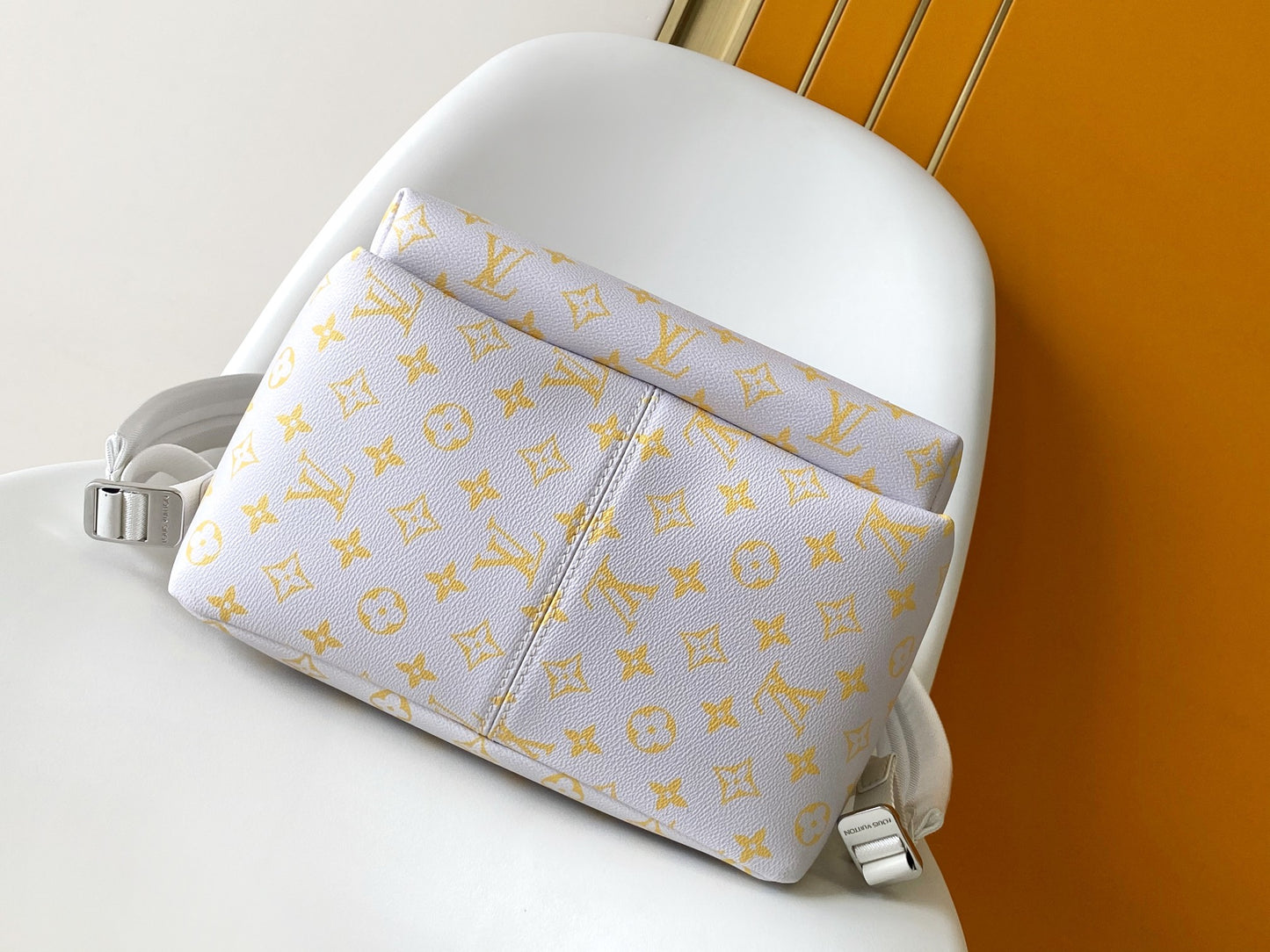 Stylish Louis Vuitton Backpack with Classic Monogram Pattern for Fashion Lovers
