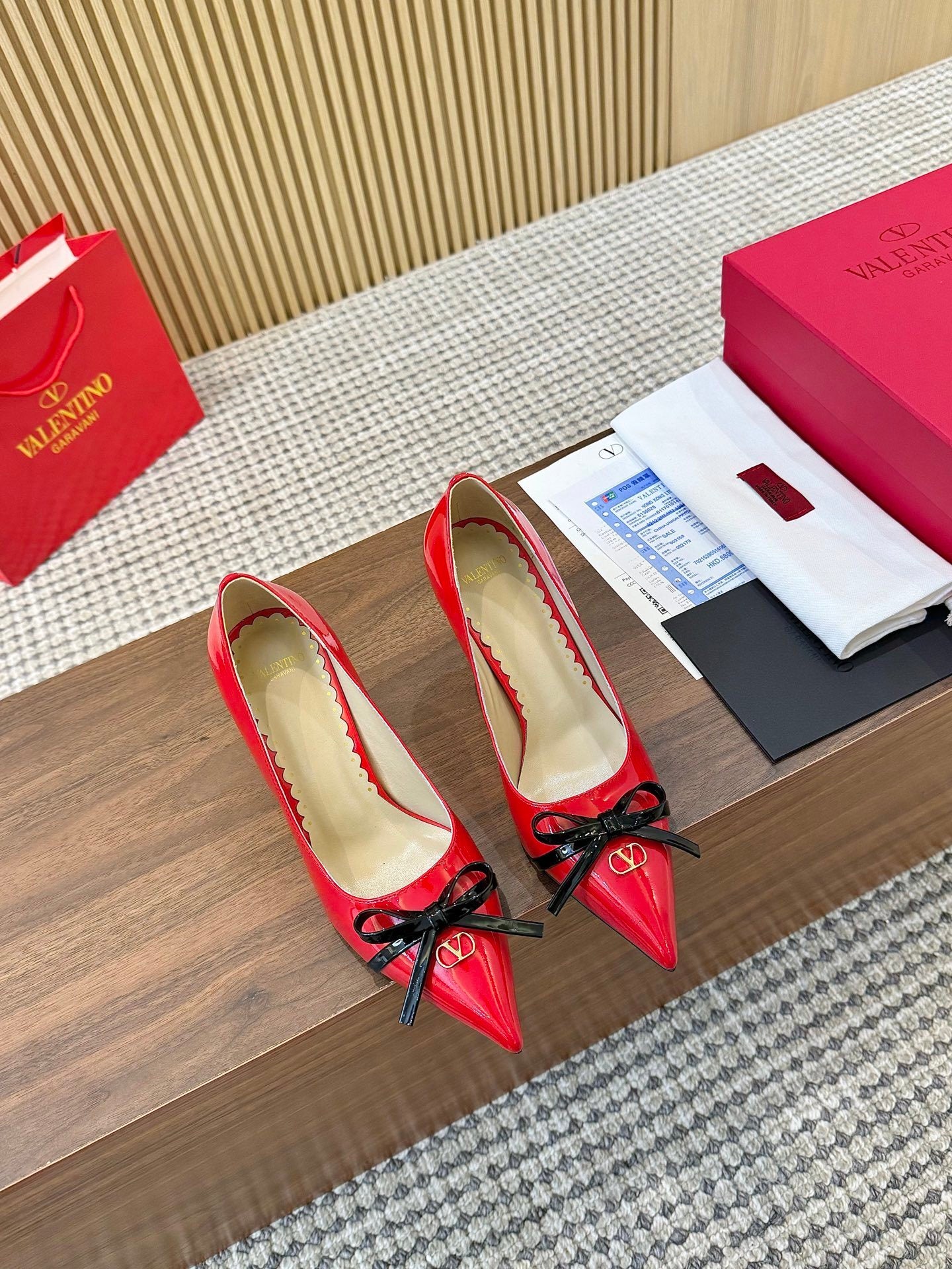 Valentino Women's Pointed Toe Bow High Heels Luxury Patent Leather Pumps