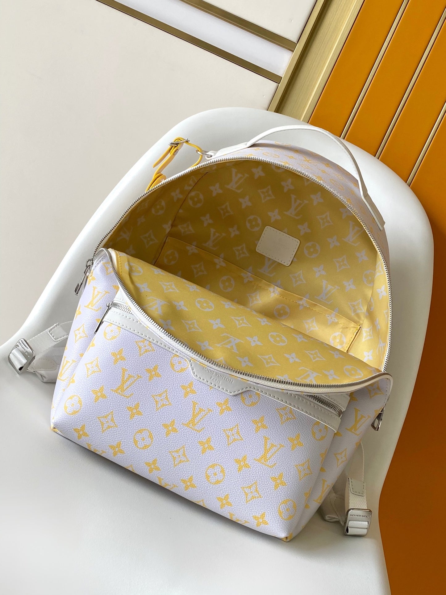 Stylish Louis Vuitton Backpack with Classic Monogram Pattern for Fashion Lovers