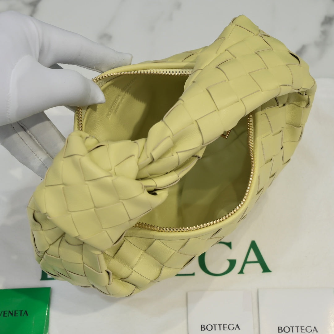 Bottega Veneta Jodie Bag in Light Green Intrecciato Leather with Knotted Handle Style No.6699