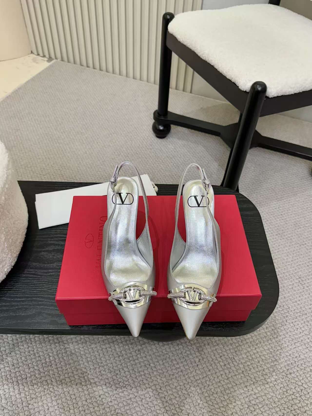 Valentino Women's Pointed Toe Bow High Heels Luxury Patent Leather Pumps