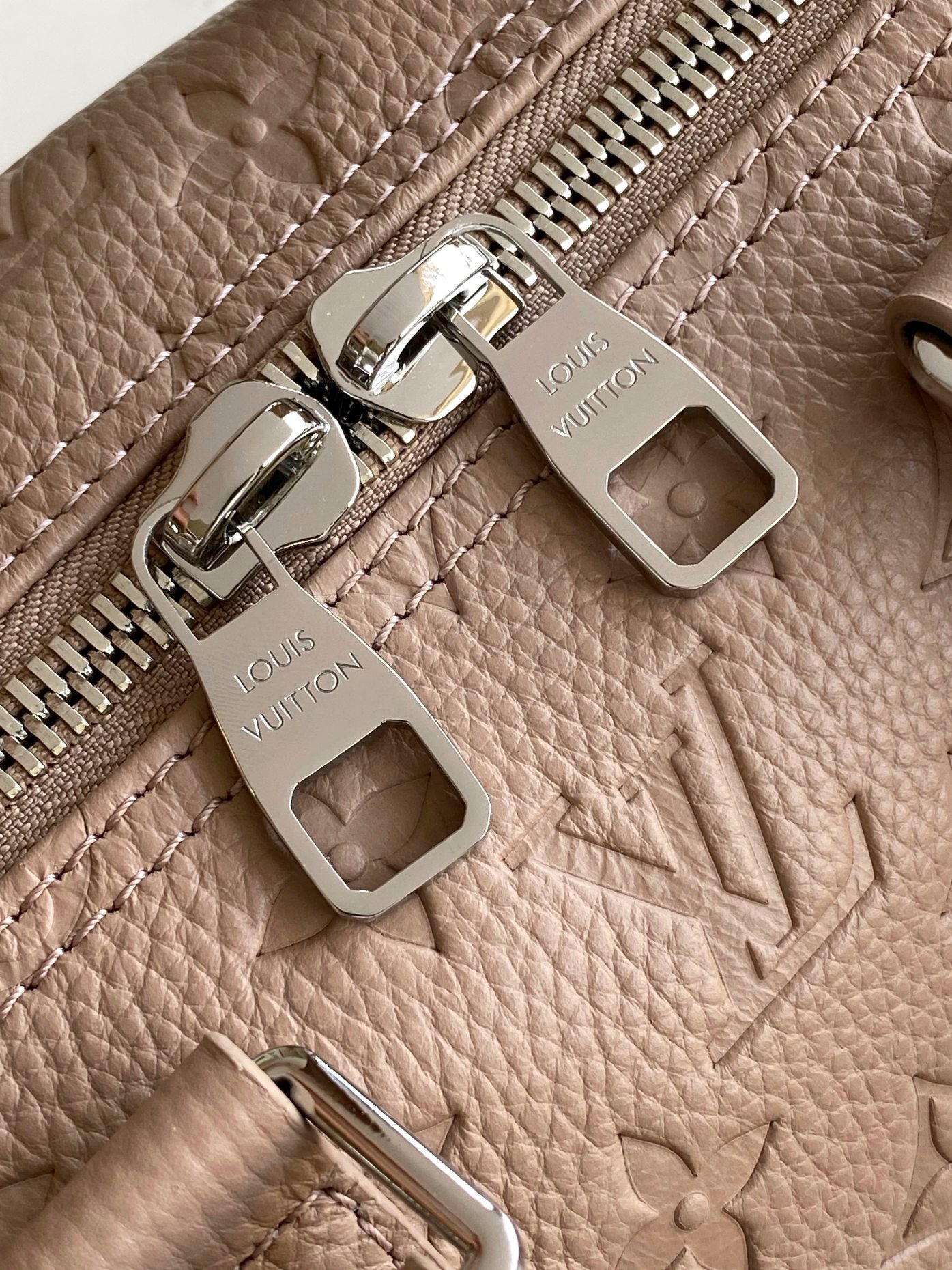 Louis Vuitton Embossed Leather Keepall Bandoulière Bag in Beige for Luxury Travel and Style