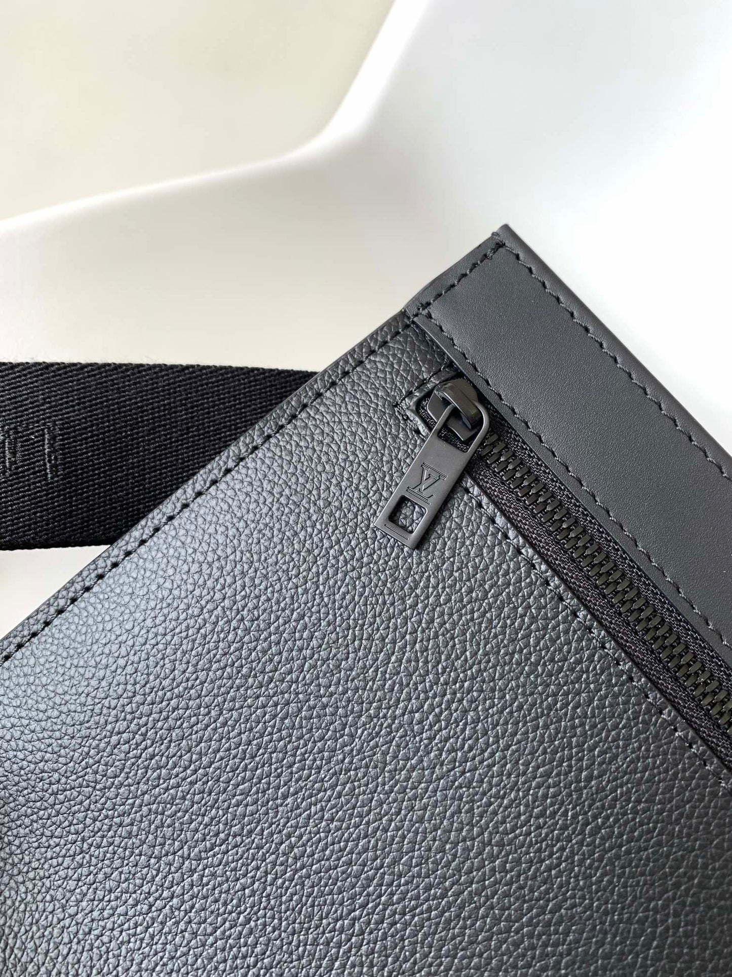 Louis Vuitton Black Leather Crossbody Bag with Signature Logo for Modern Fashionistas M59329