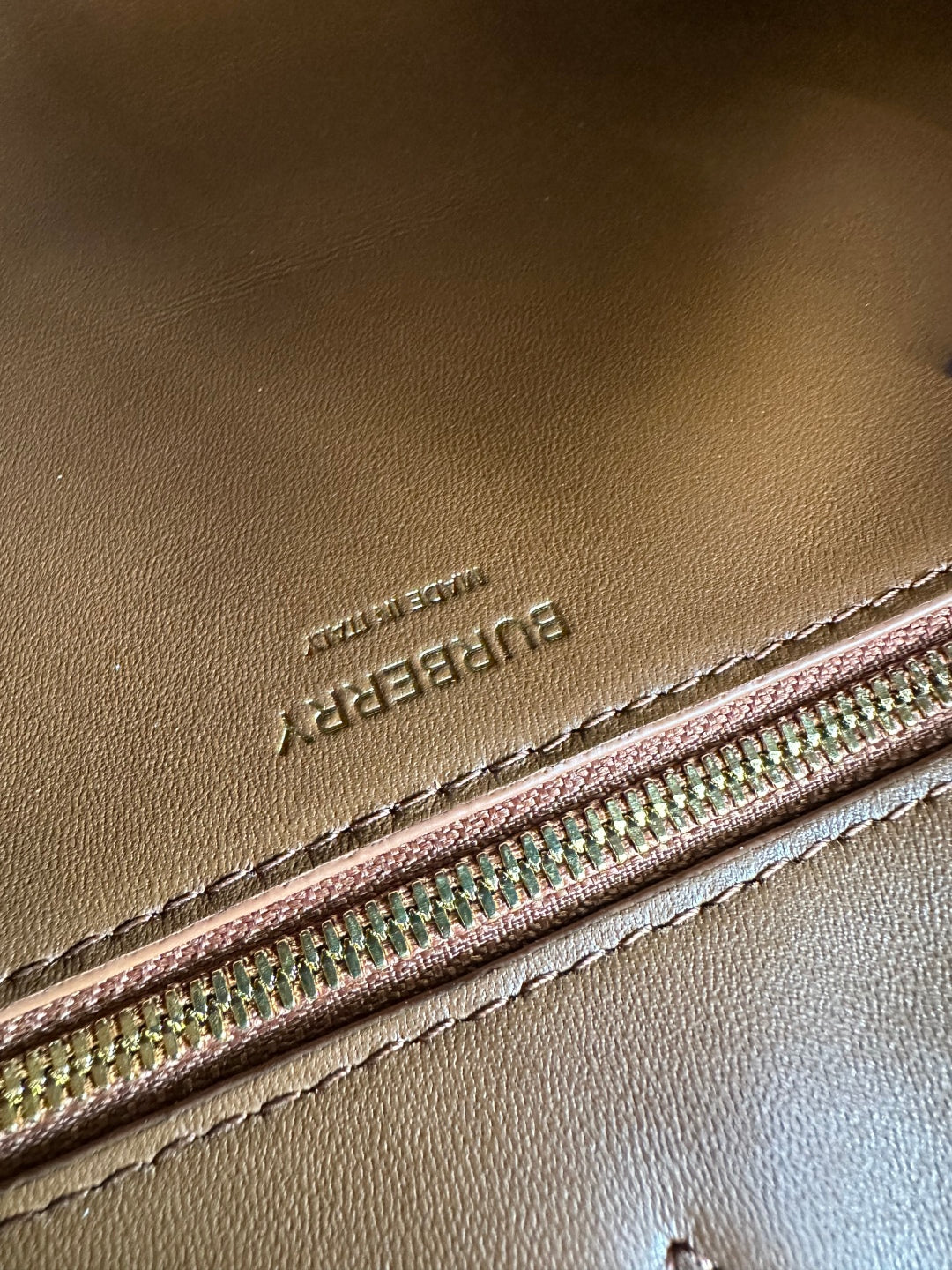 Elegant White/Pink Burberry Handbag With Brown Accents And Signature TB Logo For Sophisticated Style Style No.0441