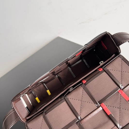 Chic Bottega Veneta Color Block Woven Crossbody Bag For Fashion - Forward Looks BV667298