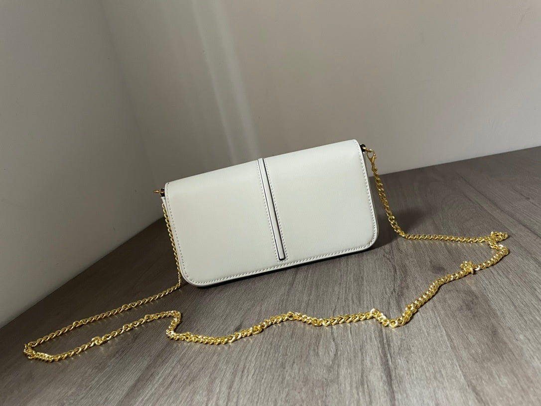 Elegant Fendi Chain Crossbody Bag With Gold - Tone Logo Accent 1121