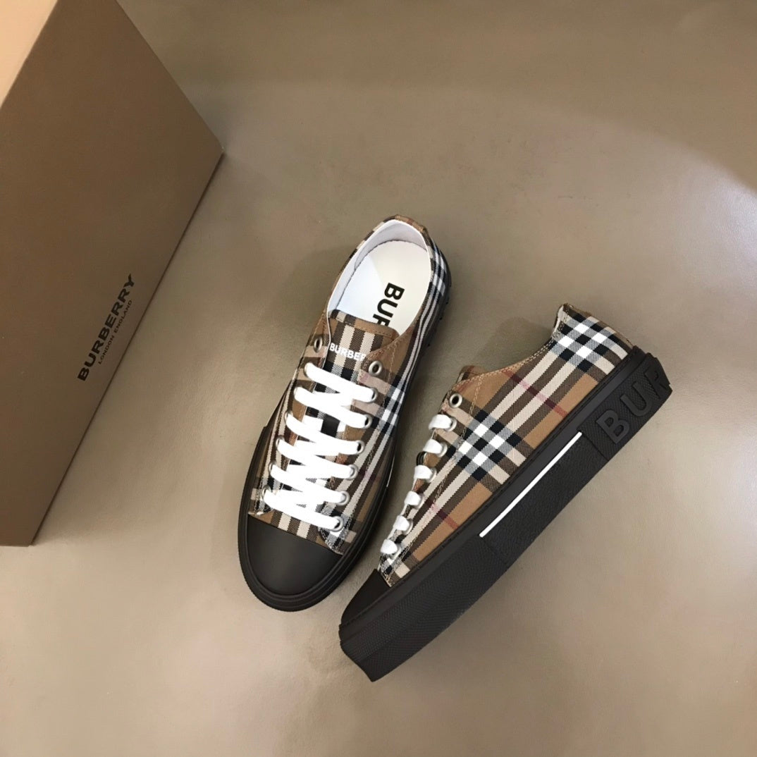 Burberry Unisex Plaid Canvas Sneakers Fashionable Versatile Footwear For Men And Women With Iconic Check Pattern