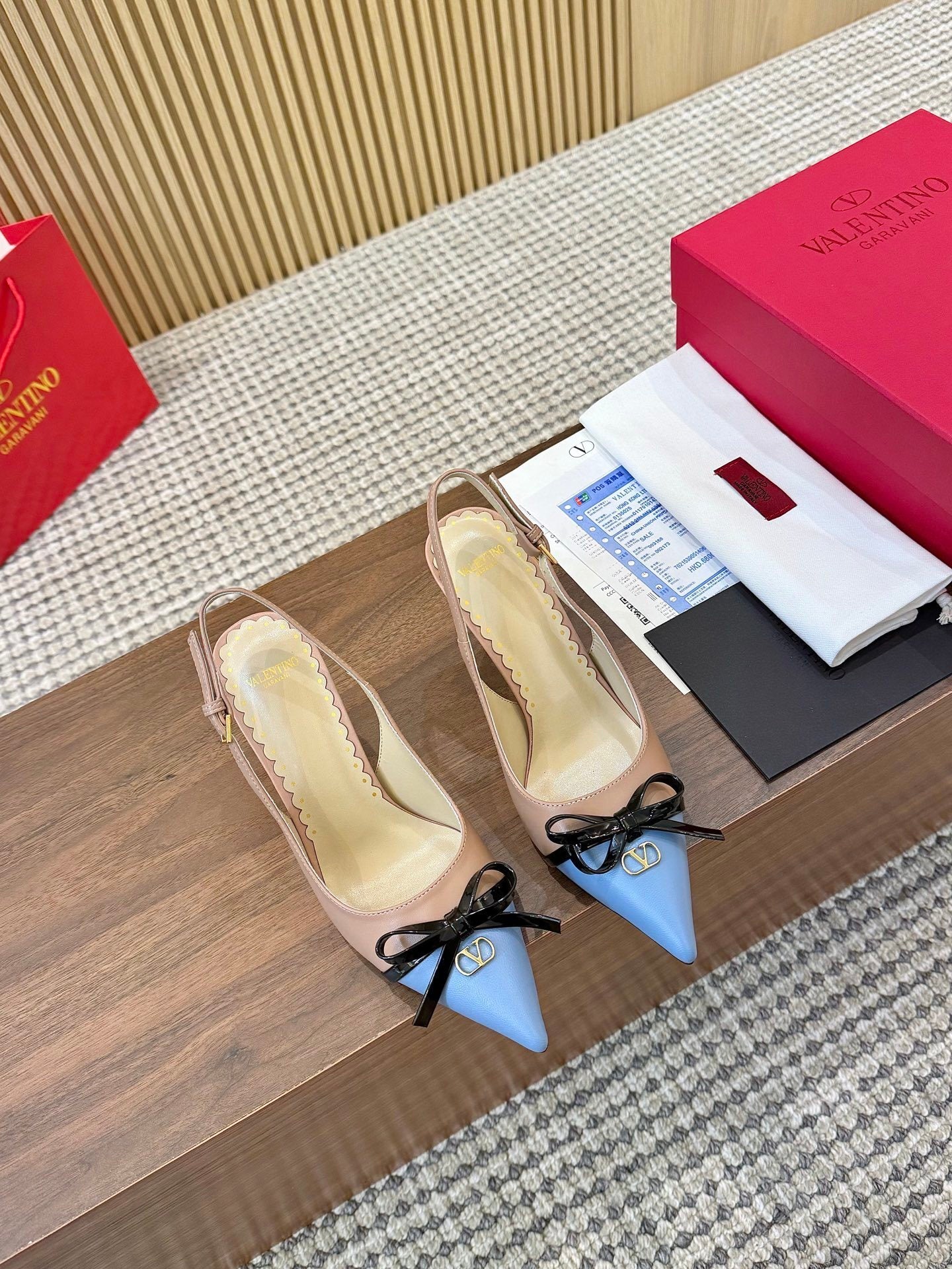 Valentino Women's Pointed Toe Bow High Heels Luxury Patent Leather Pumps