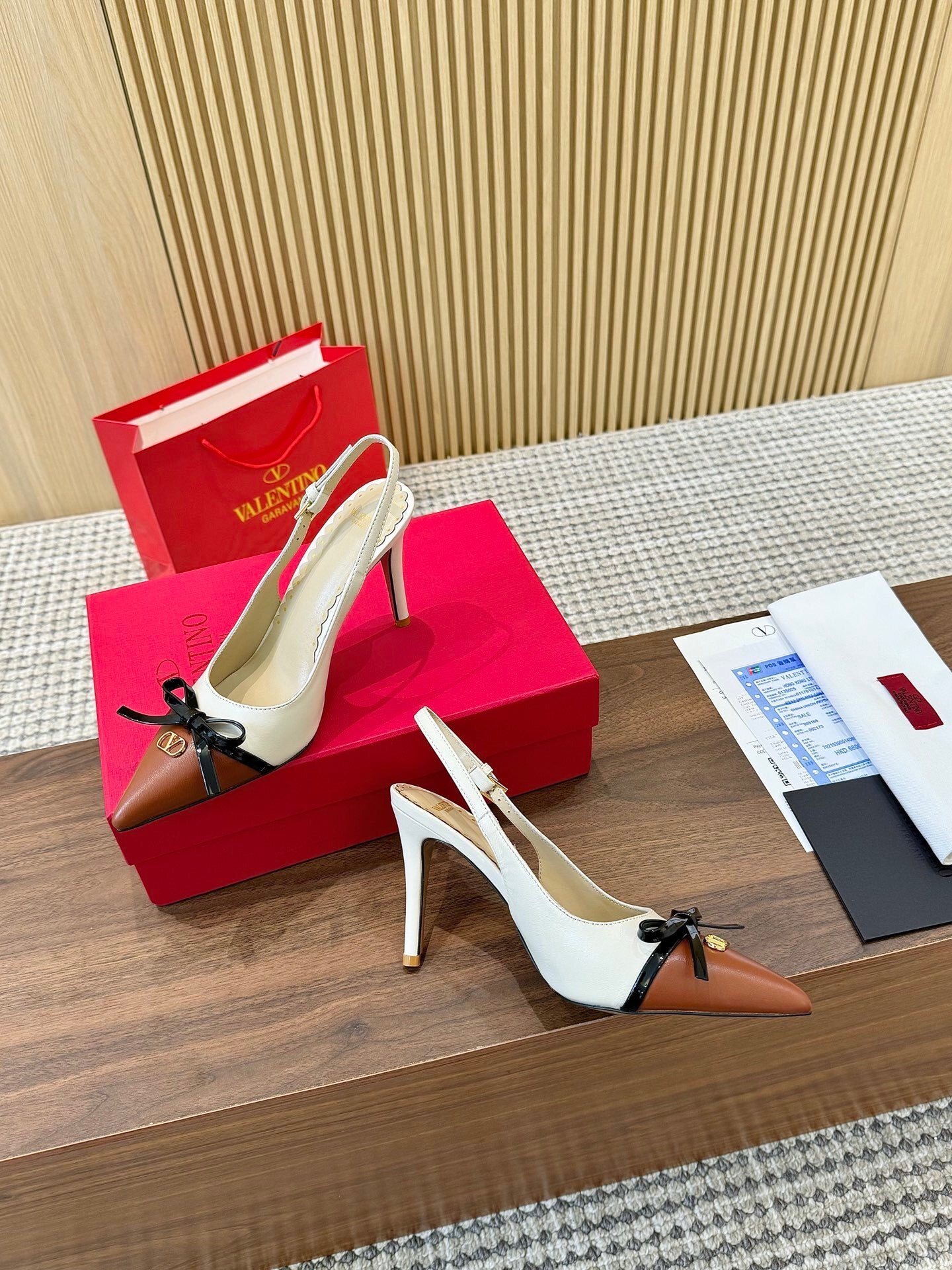 Valentino Women's Pointed Toe Bow High Heels Luxury Patent Leather Pumps