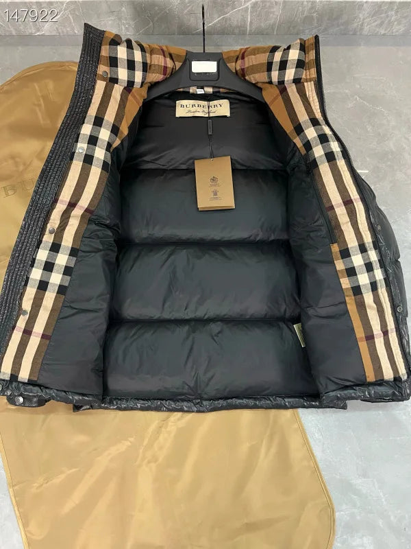 Burberry Shiny Black Hooded Puffer Jacket For Winter Warmth And Style