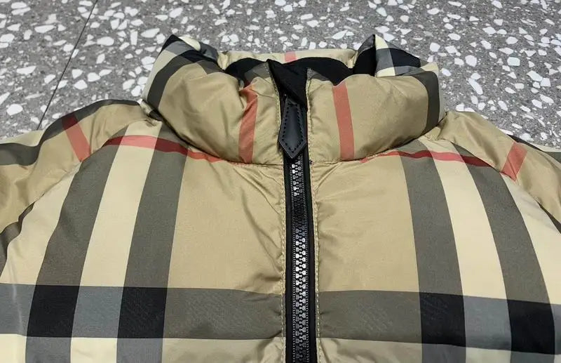 Burberry Classic Check Pattern Cropped Puffer Jacket For Winter Fashion