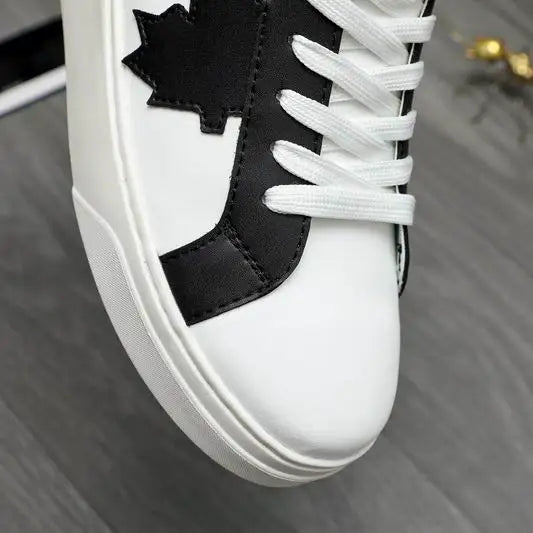 DSQUARED2 White And Black Casual Sneakers With "THE CANADIAN" Text