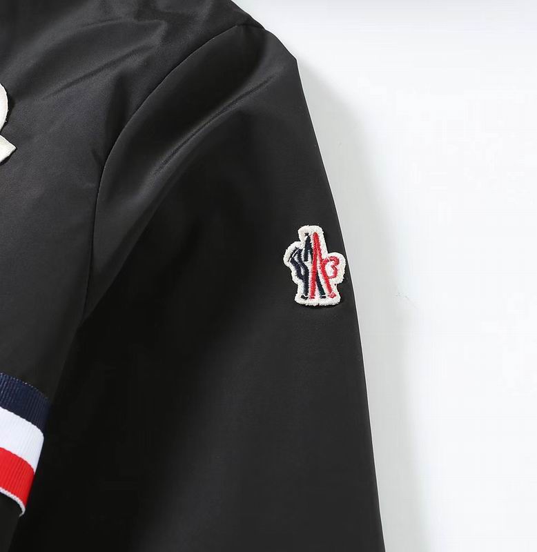Moncler Men's Hooded Jacket With Striped Design And Logo