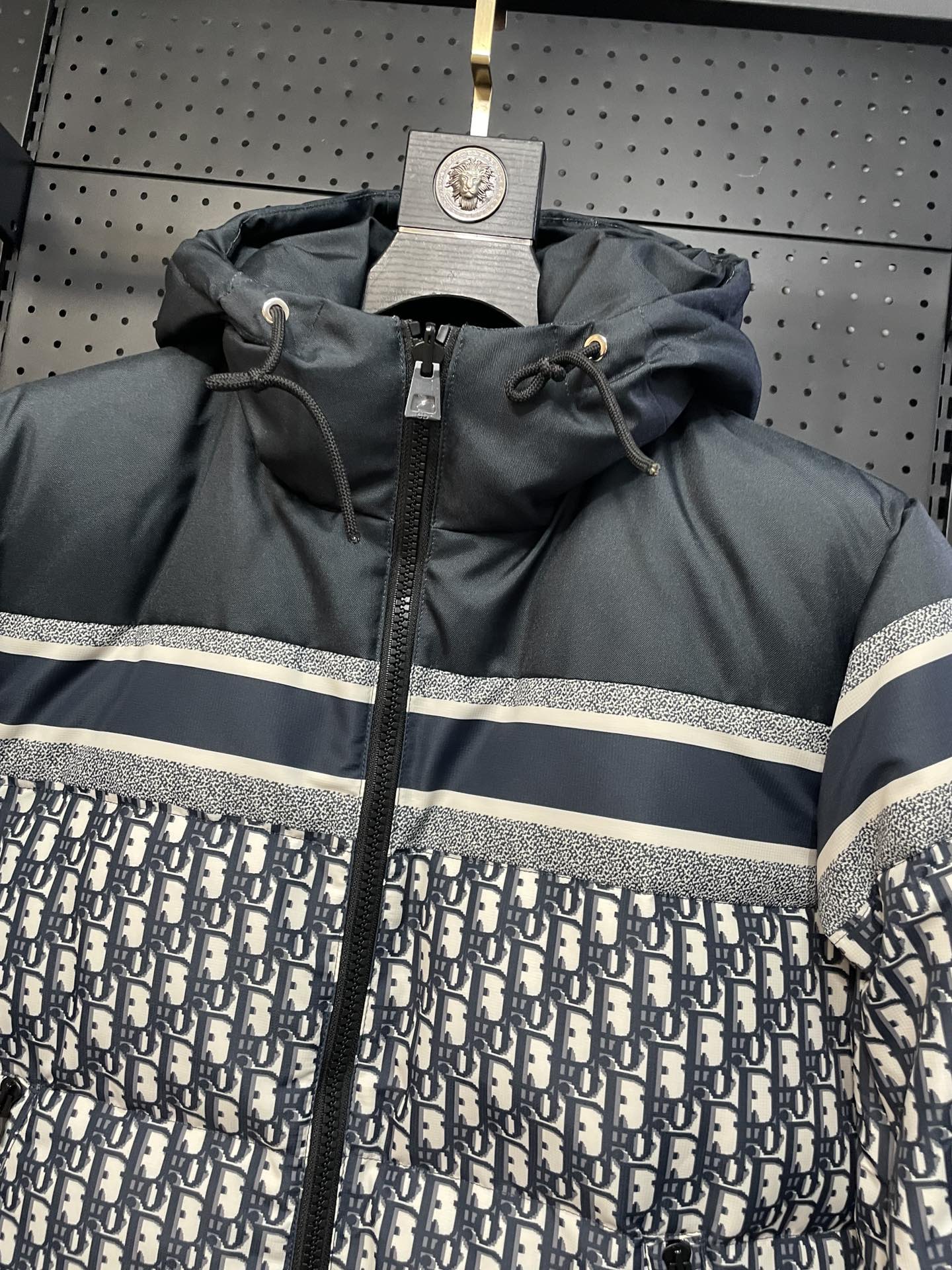Chic Dior Monogram Puffer Jacket For Cold - Weather Fashion