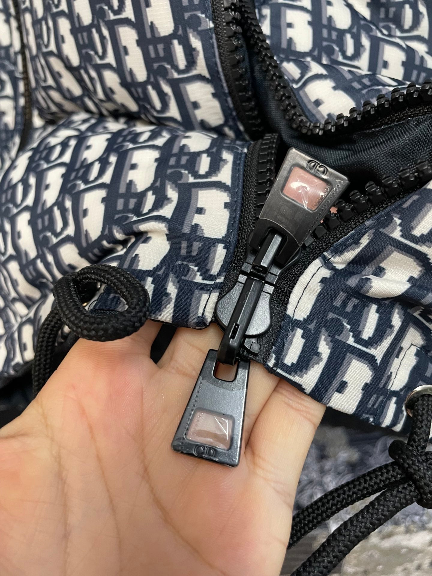 Chic Dior Monogram Puffer Jacket For Cold - Weather Fashion