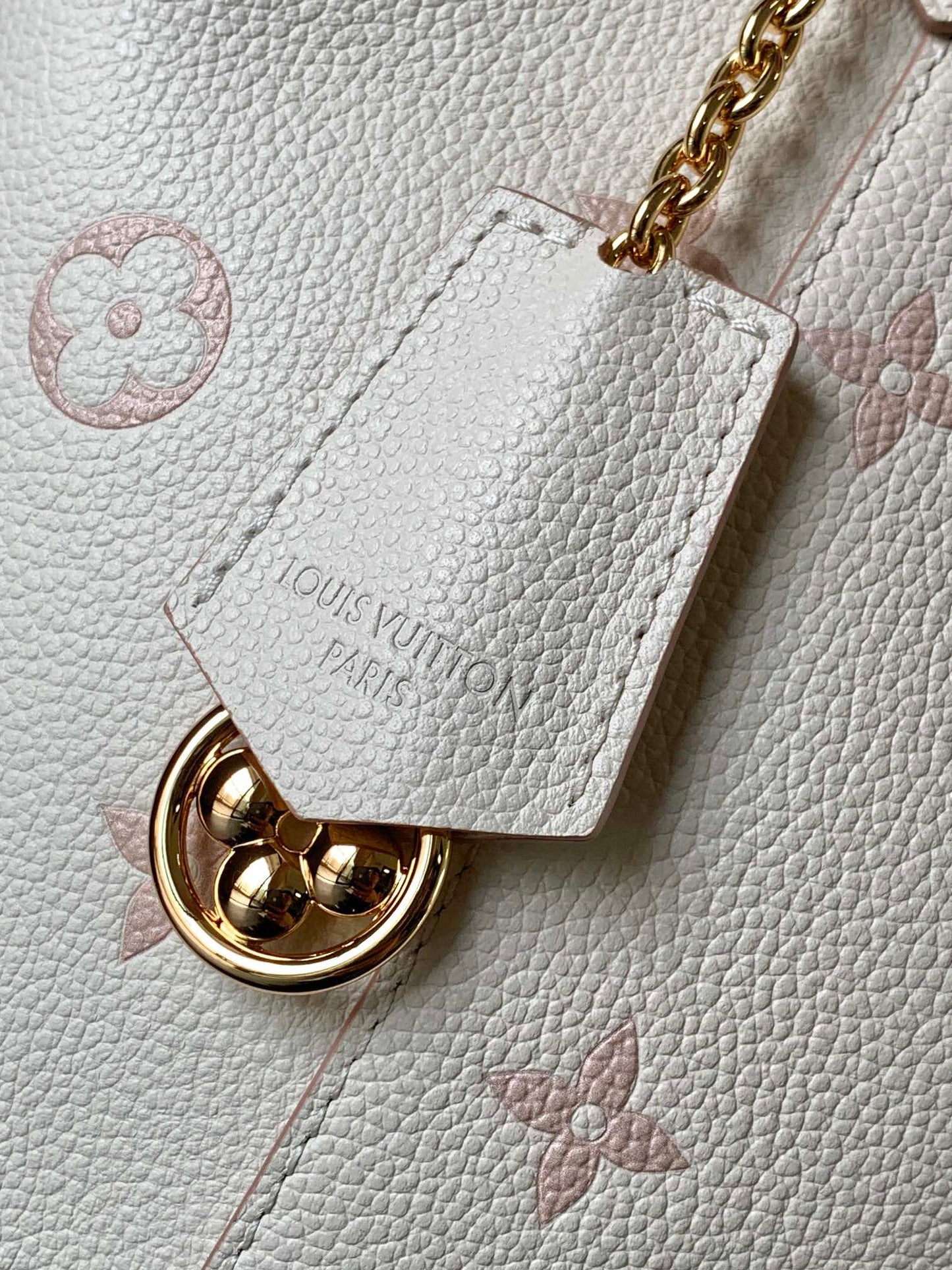 Chic Louis Vuitton White Monogram Empreinte Bucket Bag for Fashion - Forward Style