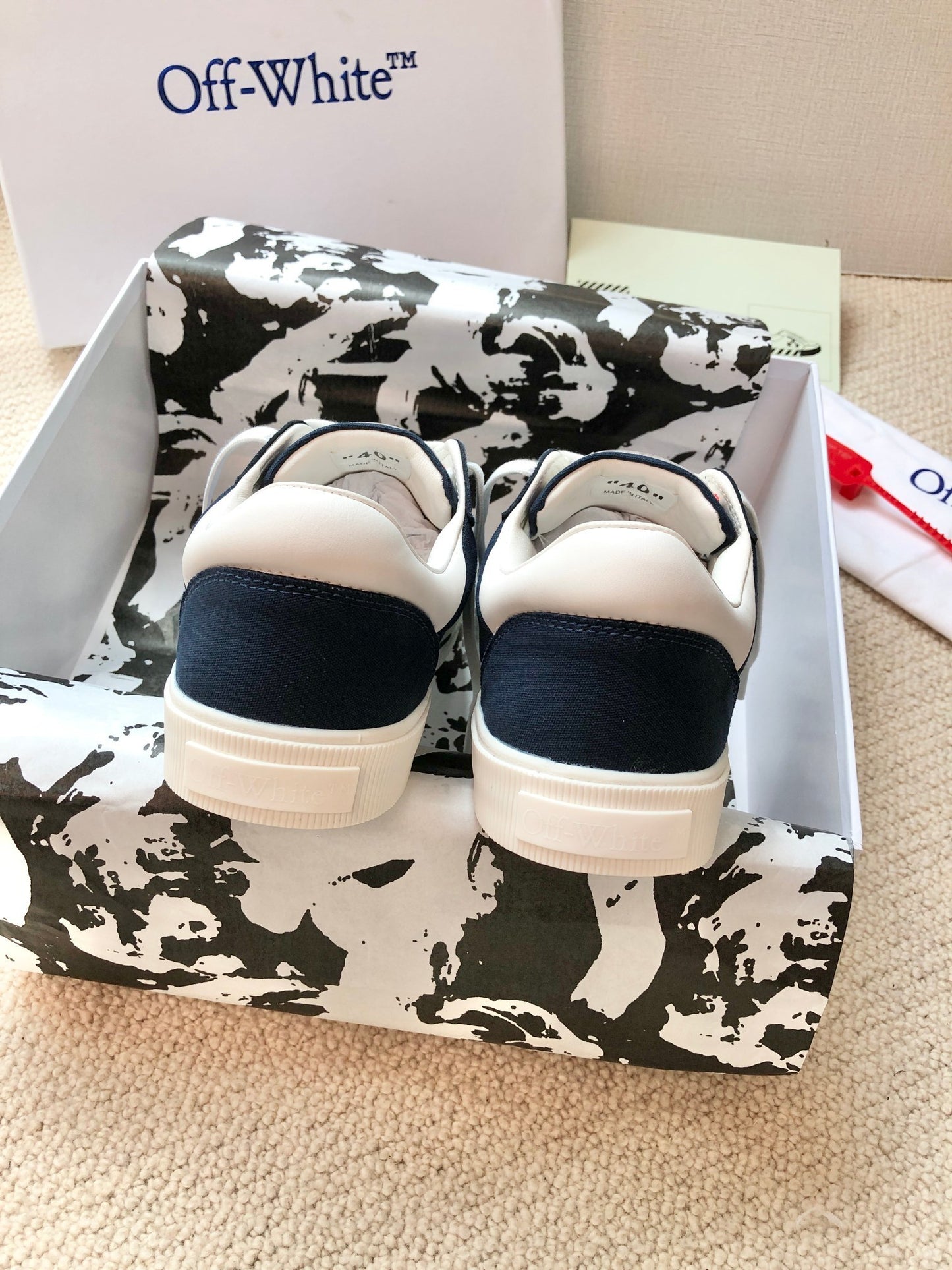 Off-White Arrow Unisex Casual Sneakers