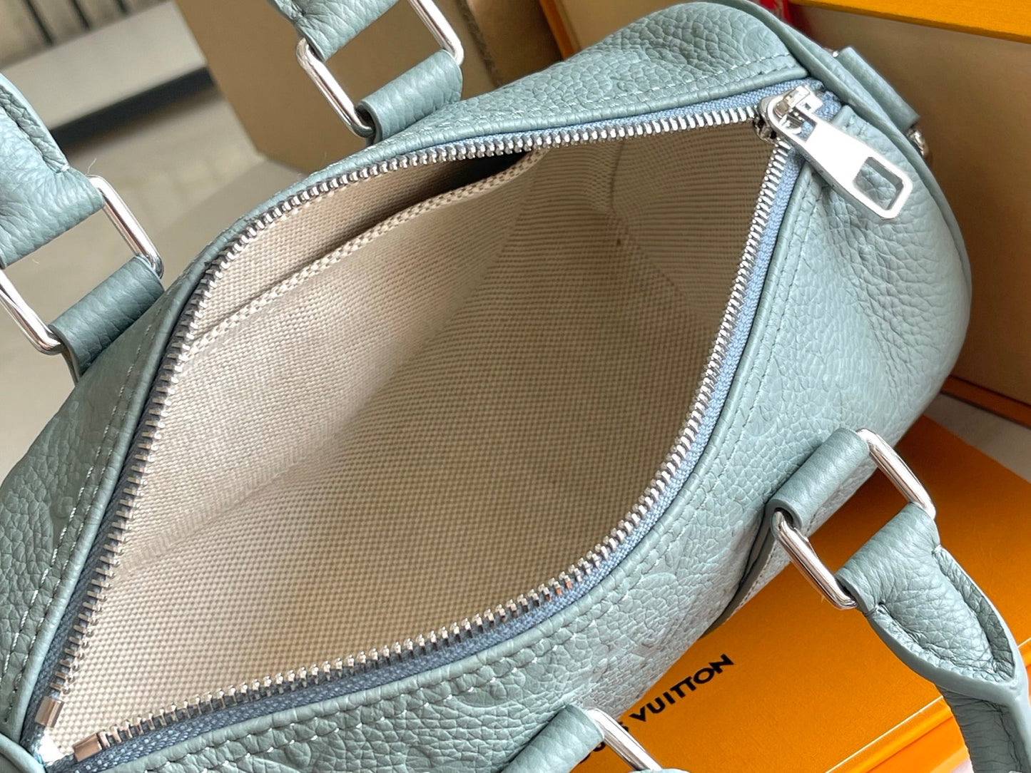 Gorgeous Light Blue Louis Vuitton Speedy Bandoulière Embossed Leather Handbag