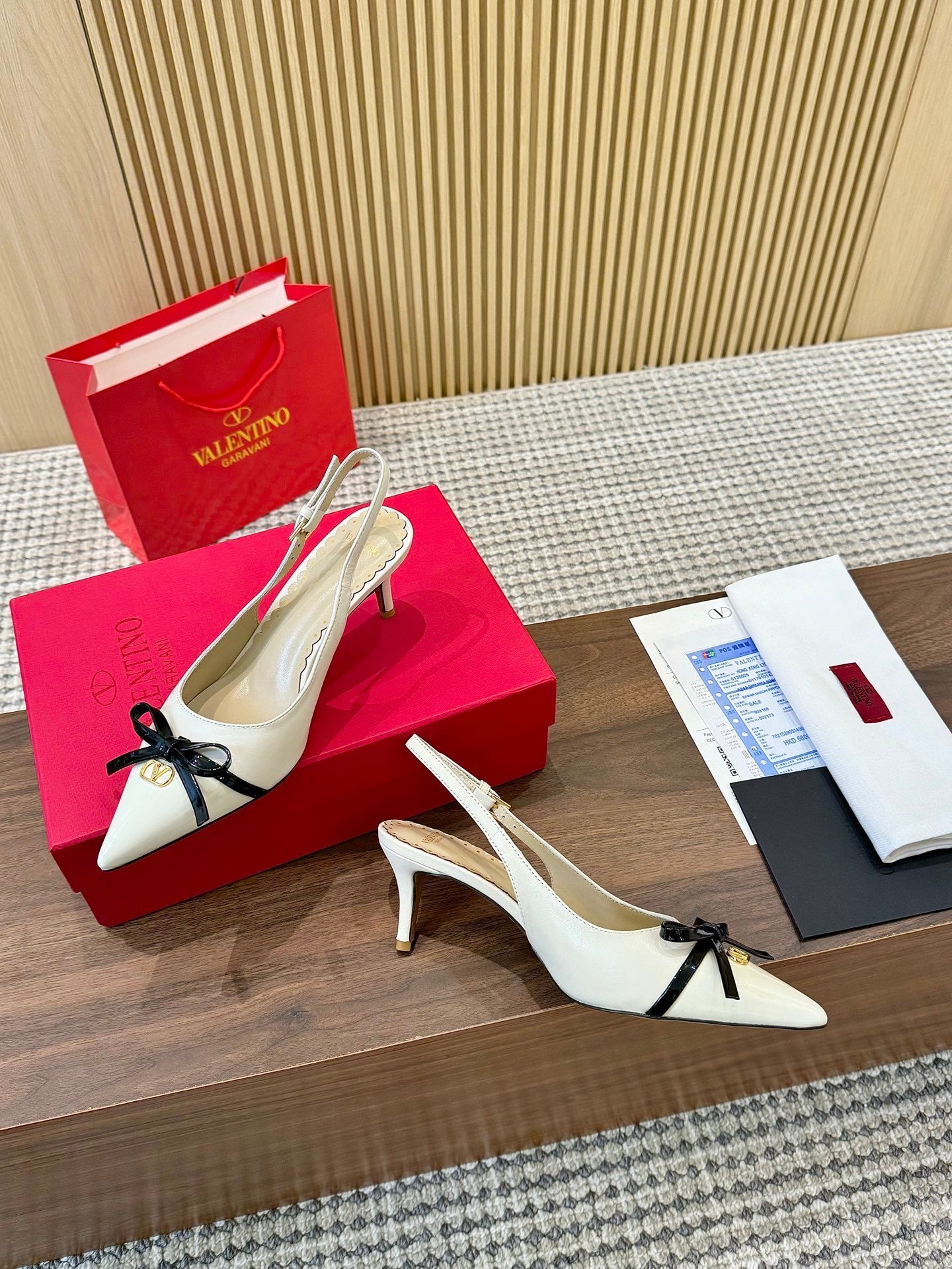 Valentino Women's Pointed Toe Bow High Heels Luxury Patent Leather Pumps