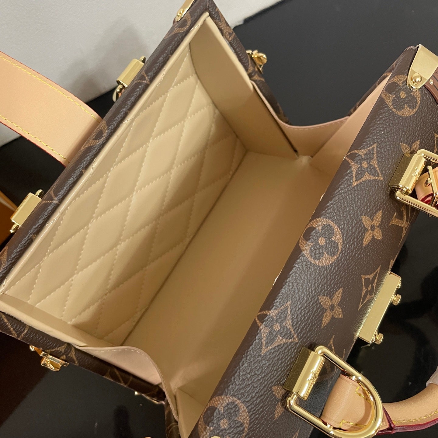Exquisite Louis Vuitton Handbag with Iconic Monogram and Luxe Details