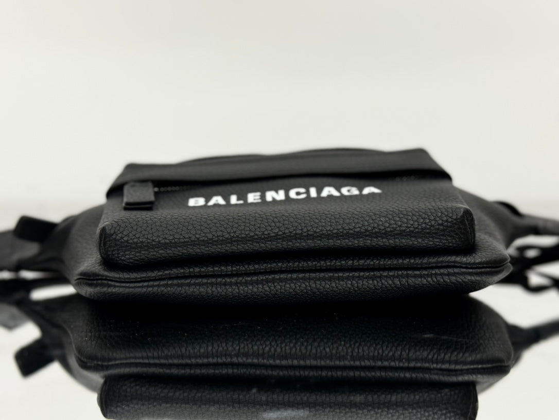 Black Balenciaga Waist Bag with Logo for Fashionable Daily Use Style No.406480