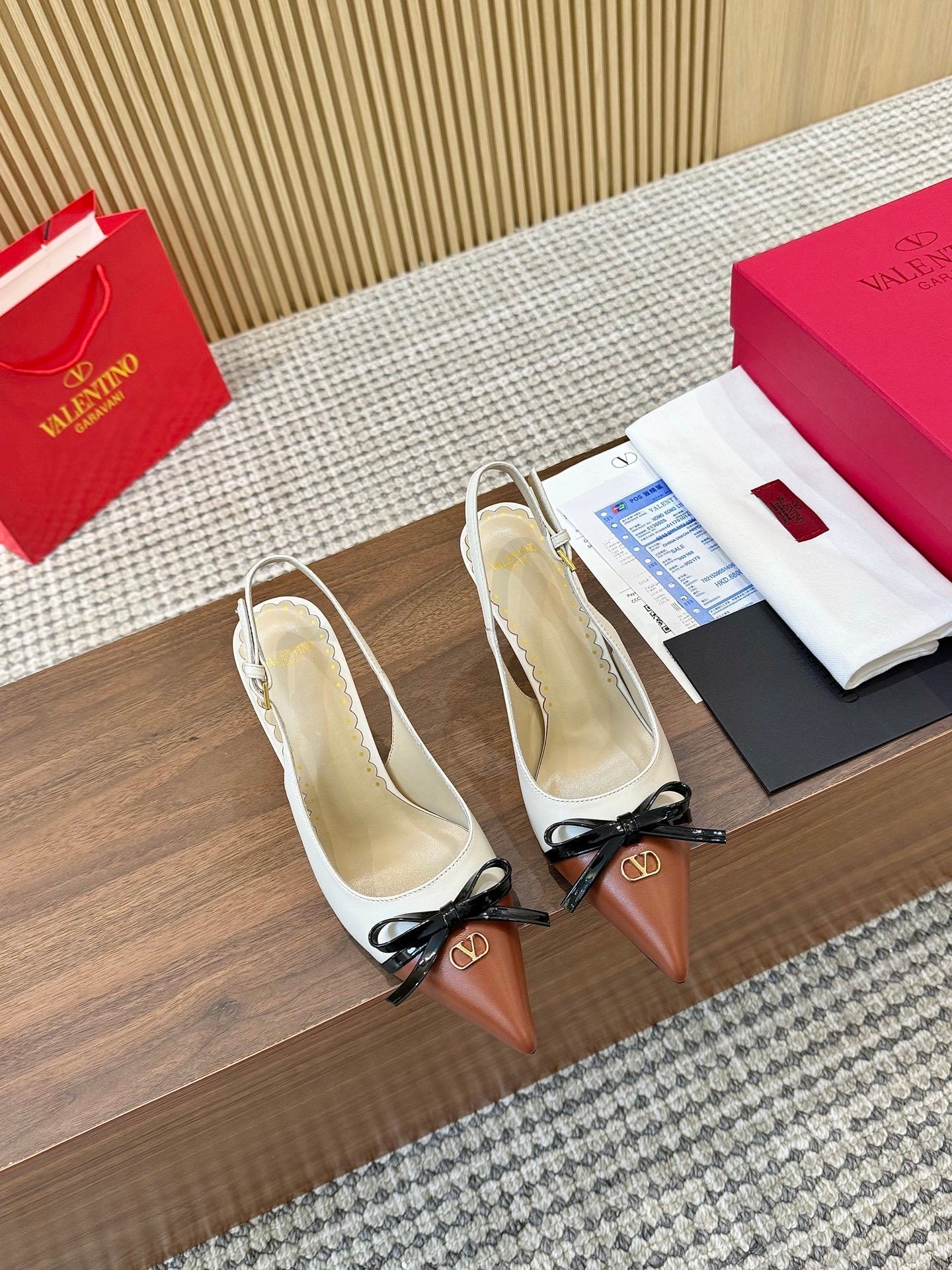 Valentino Women's Pointed Toe Bow High Heels Luxury Patent Leather Pumps