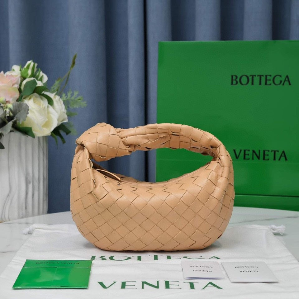 Bottega Veneta Jodie Bag in Light Green Intrecciato Leather with Knotted Handle Style No.6699