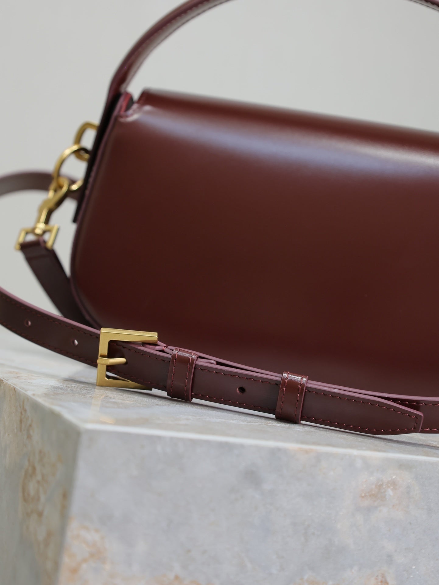 Stylish YSL VOLTAIRE Leather Handbag for Fashion - forward Looks 787671-1