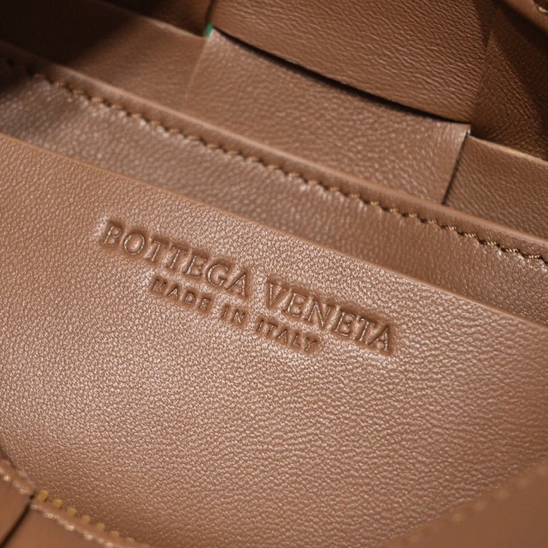 Elegant Bottega Veneta Woven Leather Shoulder Bag For Timeless Fashion Statements Product Code:9305