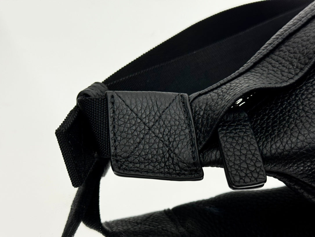 Black Balenciaga Waist Bag with Logo for Fashionable Daily Use Style No.406480