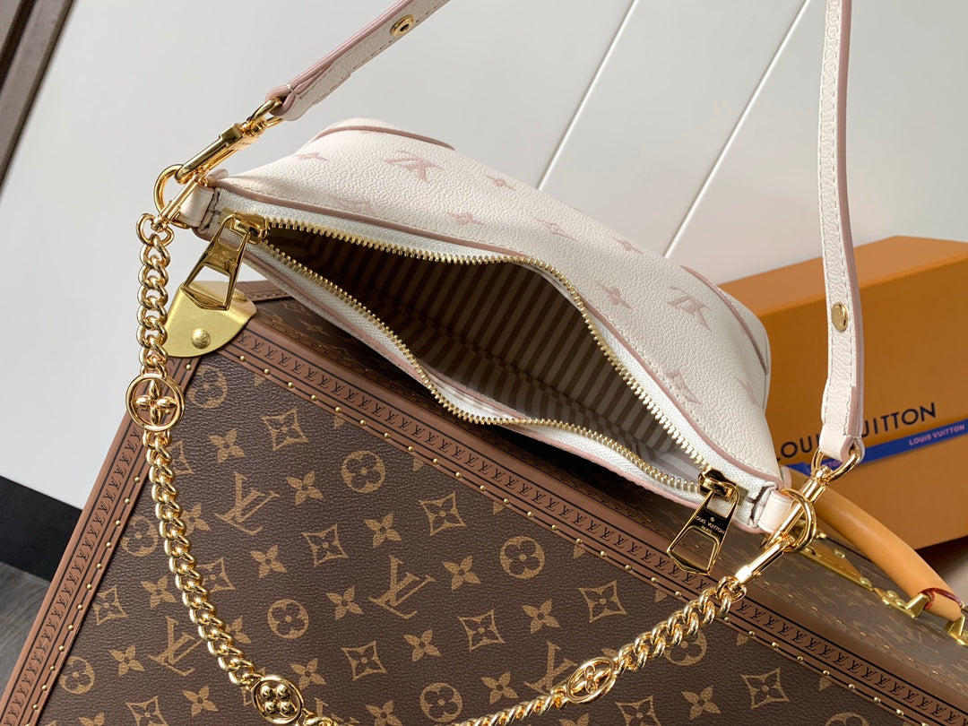 Elegant Louis Vuitton White Hobo Bag With Gold Chain And Monogram Patterns