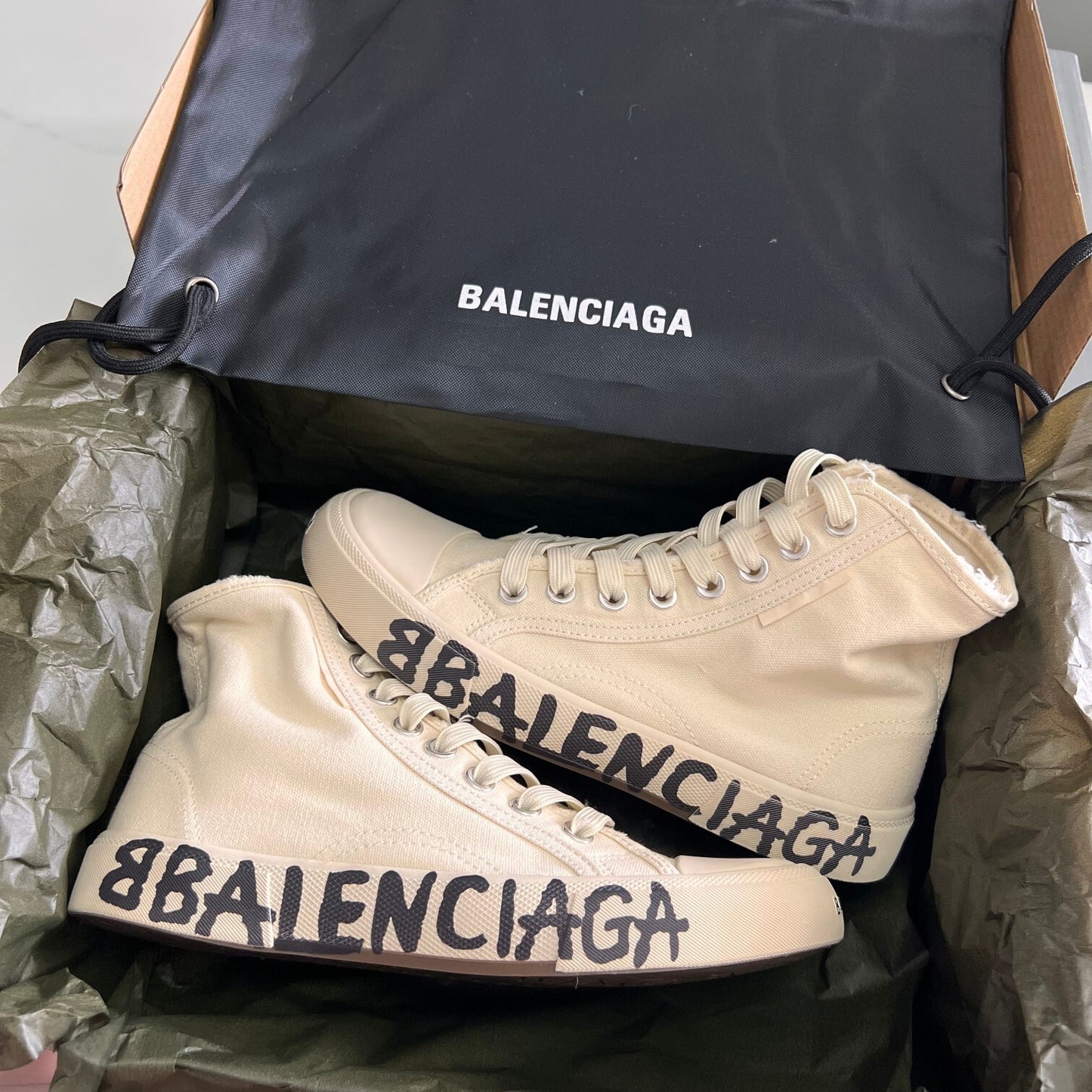 Balenciaga Unisex Beige High-Top Canvas Sneakers with Brand Logo Sole for Elevated Street Luxury