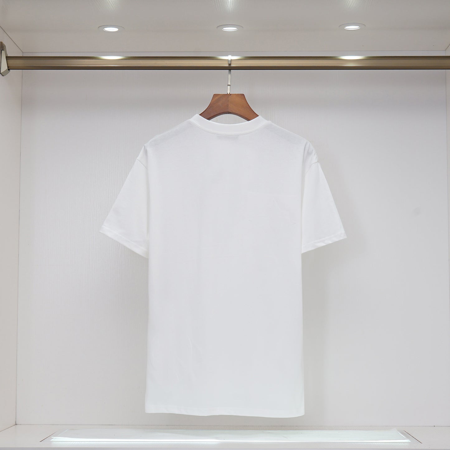 Stylish Dolce & Gabbana White/Black T - Shirt With Eye - Catching D&G Logo For Fashion Lovers