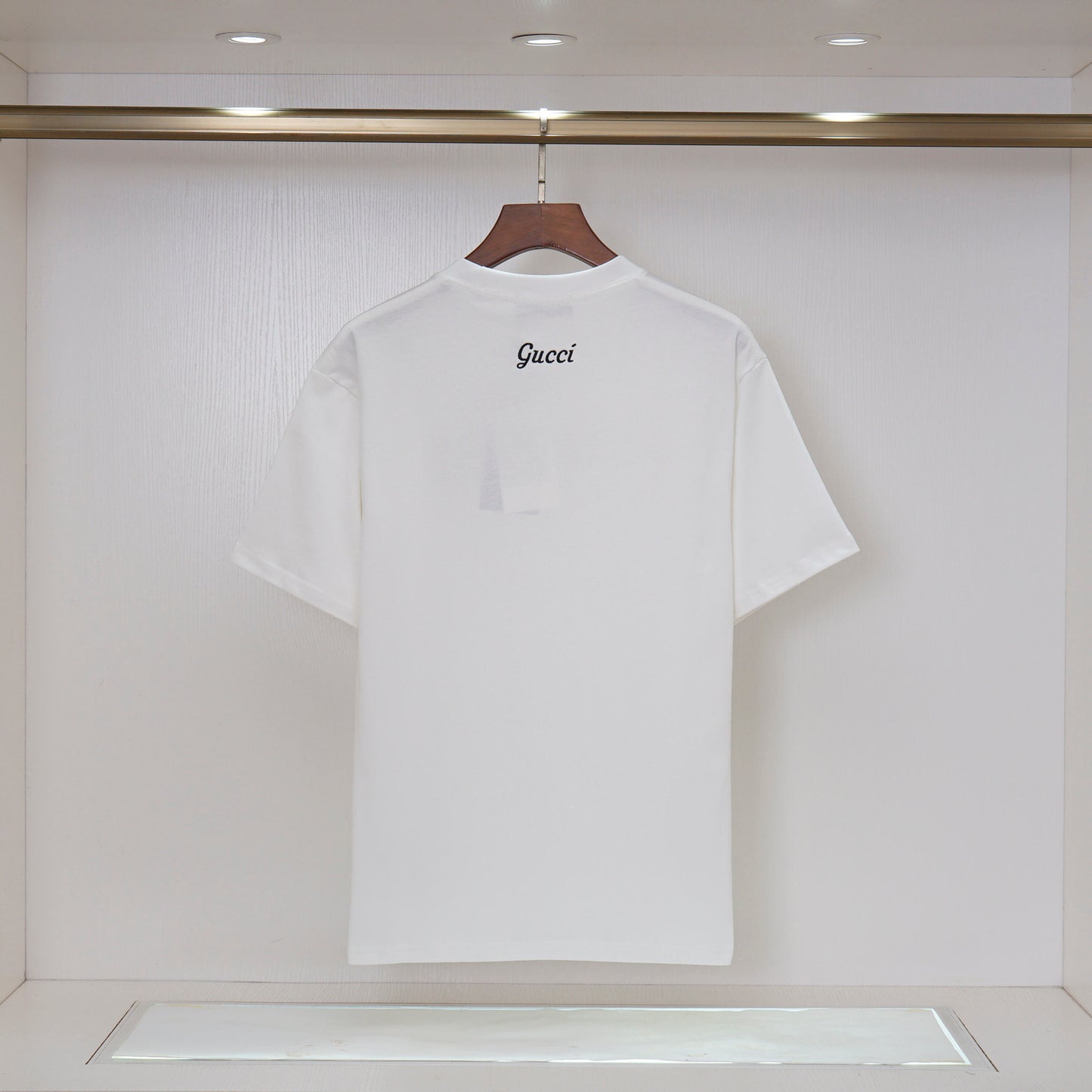Gucci White/Black Tee With Signature Logo For Timeless Luxury Fashion Enthusiasts
